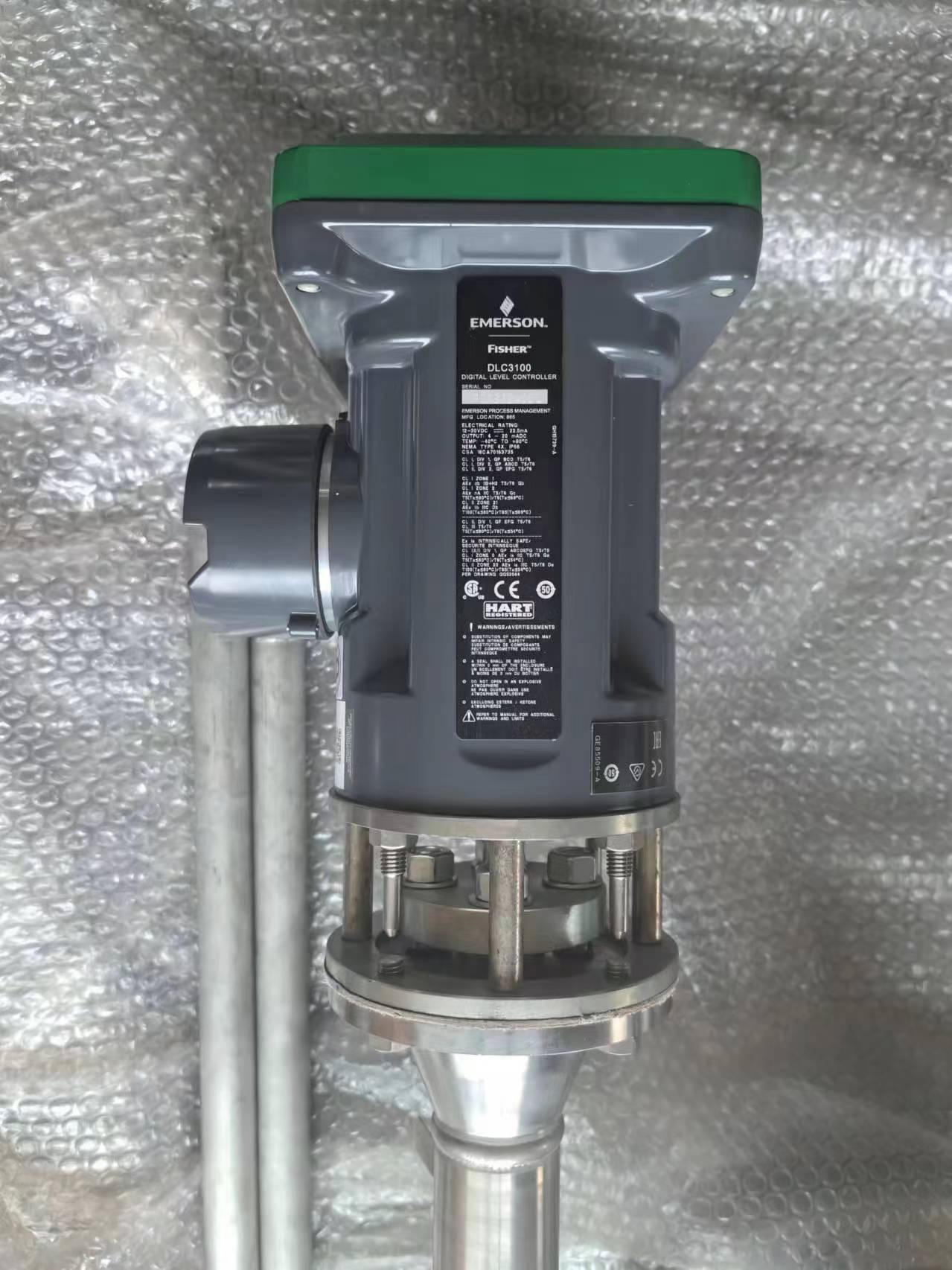 displacer level transmitter displacer level transmitter
